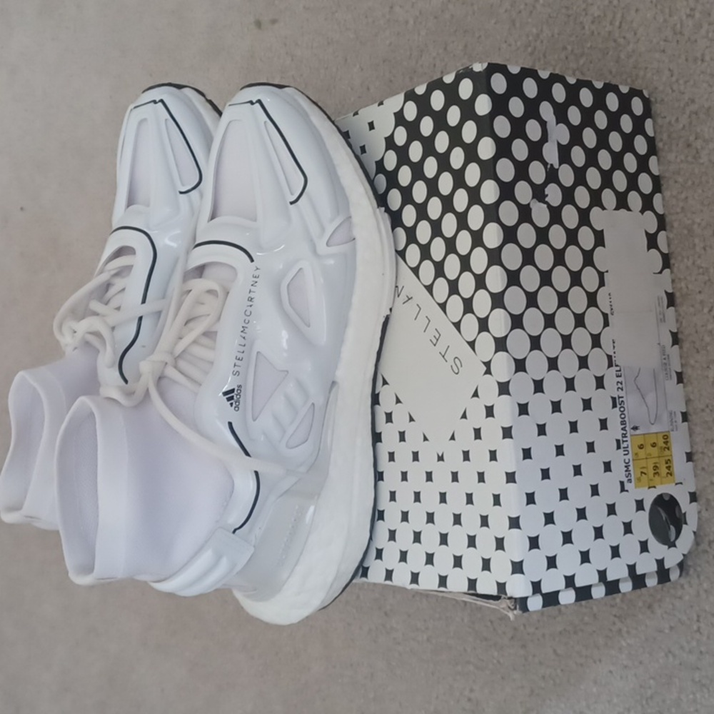 Adidas by Stella McCartney Ultraboost 22 Elevated White Sneakers SZ 7.5 Women's